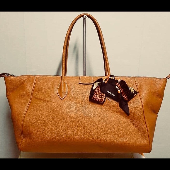 Meet your Posher, Jerryl - Picture 2 of 3